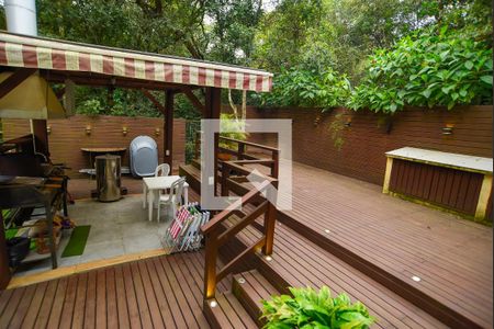 Casa de condomínio para alugar com 207m², 3 quartos e 2 vagasQuintal