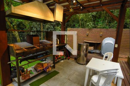 Casa de condomínio para alugar com 207m², 3 quartos e 2 vagasÁrea comum - Churrasqueira