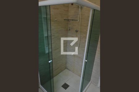 Casa de condomínio para alugar com 200m², 2 quartos e 4 vagasBanheiro