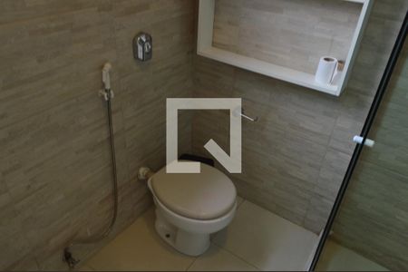 Casa de condomínio para alugar com 200m², 2 quartos e 4 vagasBanheiro