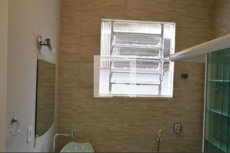 Casa de condomínio para alugar com 200m², 2 quartos e 4 vagasBanheiro