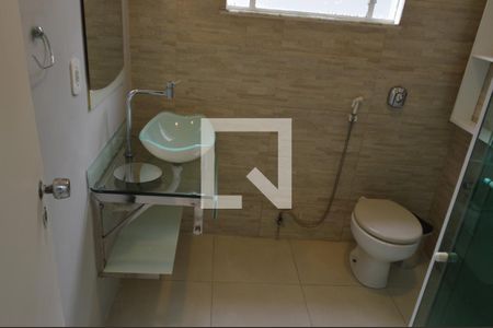 Casa de condomínio para alugar com 200m², 2 quartos e 4 vagasBanheiro