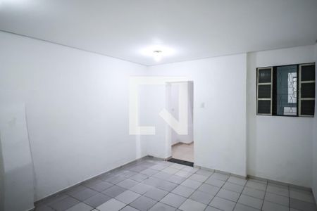 Quarto/sala de kitnet/studio para alugar com 1 quarto, 40m² em Vila Bandeirantes, São Paulo