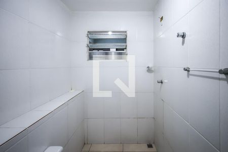 Banheiro de kitnet/studio para alugar com 1 quarto, 40m² em Vila Bandeirantes, São Paulo