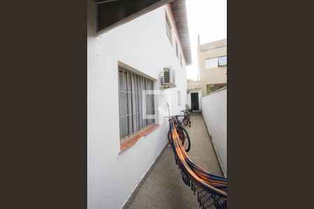Casa à venda com 150m², 3 quartos e 2 vagasCorredor Externo