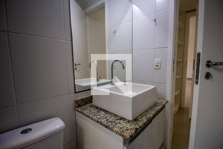 Apartamento para alugar com 85m², 2 quartos e 1 vaga Apartamento para alugar com 85m², 2 quartos e 1 vagaBanheiro da Suíte 1