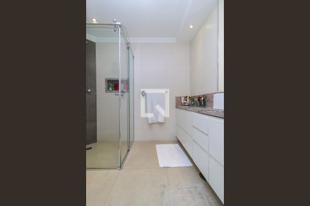 Apartamento à venda com 169m², 3 quartos e 3 vagasSuíte 1 - Banheiro