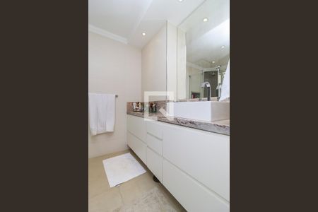 Apartamento à venda com 169m², 3 quartos e 3 vagasSuíte 1 - Banheiro