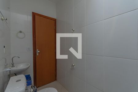 Casa à venda com 79m², 3 quartos e 2 vagas Casa à venda com 79m², 3 quartos e 2 vagasBanheiro Social