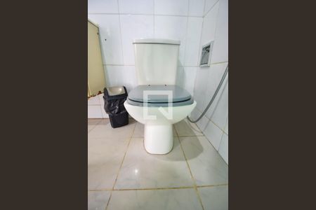 Casa para alugar com 550m², 3 quartos e 1 vaga Casa para alugar com 550m², 3 quartos e 1 vagaBanheiro Social