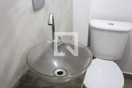 Lavabo de casa de condomínio para alugar com 2 quartos, 103m² em Campo Limpo, São Paulo