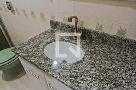 Casa à venda com 196m², 3 quartos e 2 vagasBanheiro