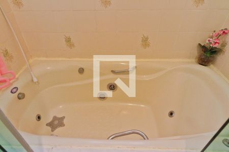 Casa à venda com 196m², 3 quartos e 2 vagasBanheiro da Suíte