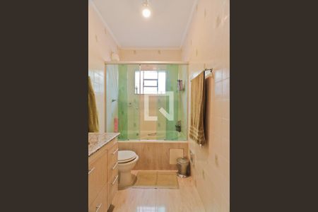 Casa à venda com 196m², 3 quartos e 2 vagasBanheiro da Suíte