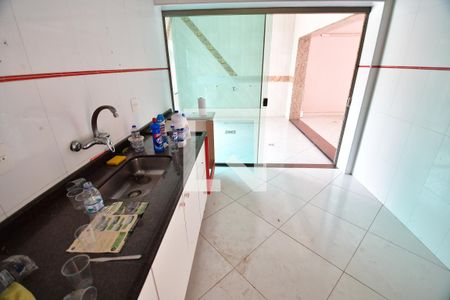 Casa para alugar com 500m², 6 quartos e 8 vagasCozinha