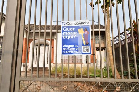 Casa para alugar com 500m², 6 quartos e 8 vagasFachada