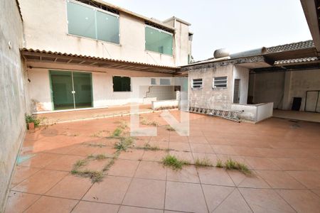 Casa para alugar com 500m², 6 quartos e 8 vagasQuintal
