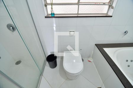 Casa para alugar com 500m², 6 quartos e 8 vagasBanheiro 2
