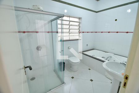 Casa para alugar com 500m², 6 quartos e 8 vagasBanheiro 2