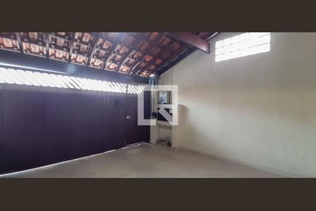 Casa à venda com 280m², 3 quartos e 2 vagas Casa à venda com 280m², 3 quartos e 2 vagasGaragem