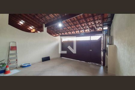 Casa à venda com 280m², 3 quartos e 2 vagas Casa à venda com 280m², 3 quartos e 2 vagasGaragem