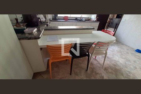 Casa à venda com 280m², 3 quartos e 2 vagas Casa à venda com 280m², 3 quartos e 2 vagasCozinha