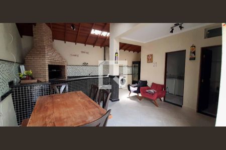 Casa à venda com 280m², 3 quartos e 2 vagas Casa à venda com 280m², 3 quartos e 2 vagasEspaço Gourmet