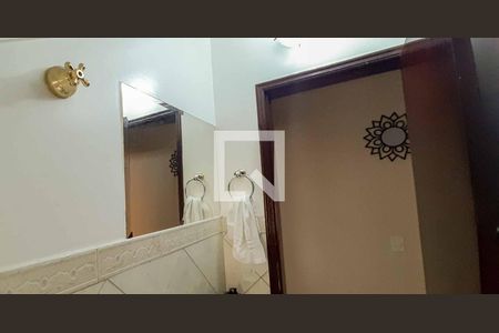 Casa à venda com 280m², 3 quartos e 2 vagas Casa à venda com 280m², 3 quartos e 2 vagasBanheiro