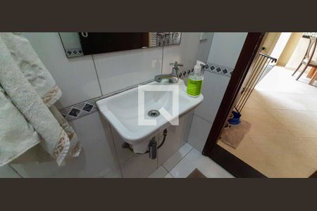 Casa à venda com 280m², 3 quartos e 2 vagas Casa à venda com 280m², 3 quartos e 2 vagasBanheiro