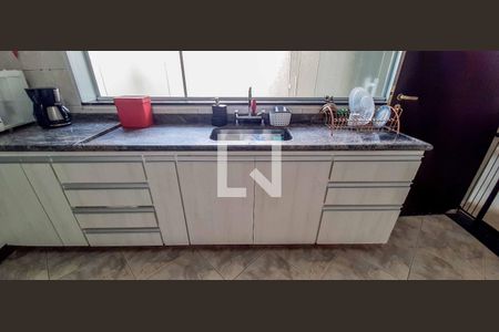 Casa à venda com 280m², 3 quartos e 2 vagas Casa à venda com 280m², 3 quartos e 2 vagasCozinha