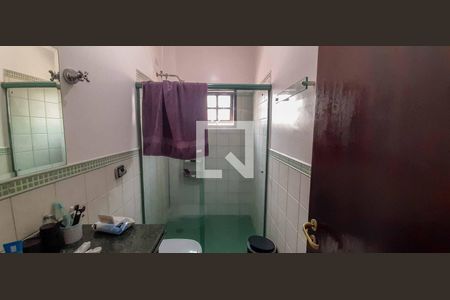 Casa à venda com 280m², 3 quartos e 2 vagas Casa à venda com 280m², 3 quartos e 2 vagasBanheiro