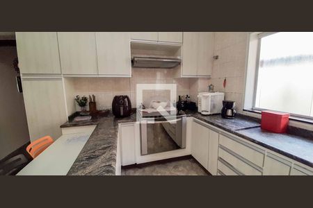 Casa à venda com 280m², 3 quartos e 2 vagas Casa à venda com 280m², 3 quartos e 2 vagasCozinha