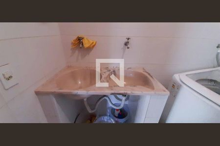 Casa à venda com 280m², 3 quartos e 2 vagas Casa à venda com 280m², 3 quartos e 2 vagasÁrea de serviço