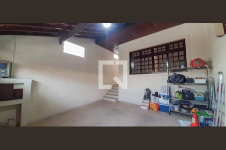 Casa à venda com 280m², 3 quartos e 2 vagas Casa à venda com 280m², 3 quartos e 2 vagasGaragem