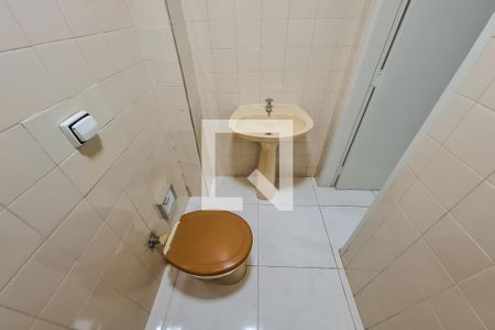 Apartamento para alugar com 119m², 3 quartos e sem vaga Apartamento para alugar com 119m², 3 quartos e sem vagaBanheiro de serviço