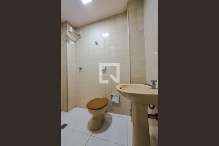 Apartamento para alugar com 119m², 3 quartos e sem vaga Apartamento para alugar com 119m², 3 quartos e sem vagaBanheiro de serviço