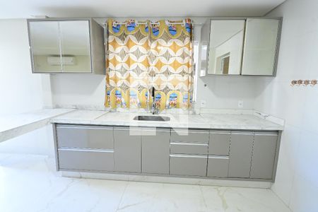Casa de condomínio para alugar com 200m², 3 quartos e 2 vagas Casa de condomínio para alugar com 200m², 3 quartos e 2 vagasCozinha