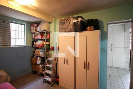 Casa à venda com 320m², 2 quartos e 4 vagasQuarto 2