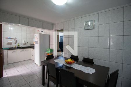 Casa à venda com 320m², 2 quartos e 4 vagasCozinha