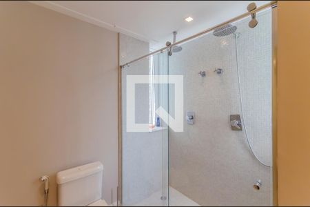 Apartamento à venda com 183m², 3 quartos e 4 vagas Apartamento à venda com 183m², 3 quartos e 4 vagasBanheiro da Suíte 1