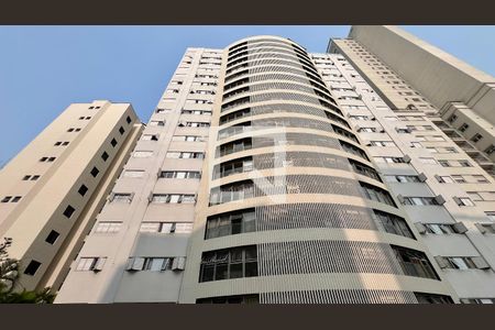 Apartamento à venda com 121m², 3 quartos e 1 vaga Apartamento à venda com 121m², 3 quartos e 1 vagaFachada