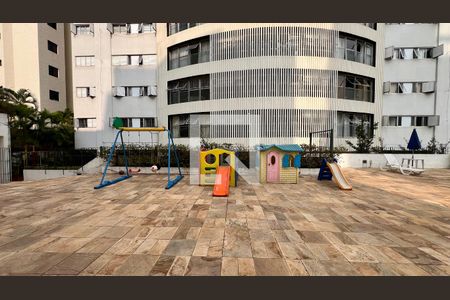 Apartamento à venda com 121m², 3 quartos e 1 vaga Apartamento à venda com 121m², 3 quartos e 1 vagaPlayground