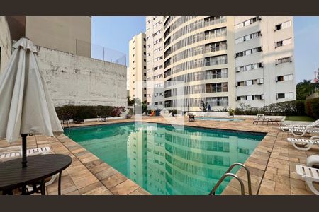 Apartamento à venda com 121m², 3 quartos e 1 vaga Apartamento à venda com 121m², 3 quartos e 1 vagaPiscina