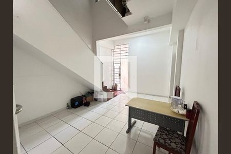 Casa à venda com 300m², 5 quartos e 3 vagas Casa à venda com 300m², 5 quartos e 3 vagasCozinha