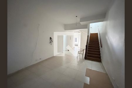 Casa à venda com 300m², 5 quartos e 3 vagas Casa à venda com 300m², 5 quartos e 3 vagasSala