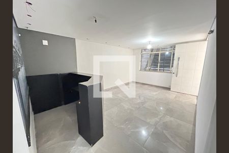 Casa à venda com 300m², 5 quartos e 3 vagas Casa à venda com 300m², 5 quartos e 3 vagasSala