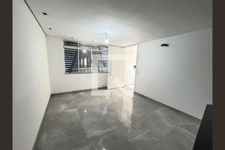 Casa à venda com 300m², 5 quartos e 3 vagas Casa à venda com 300m², 5 quartos e 3 vagasSala