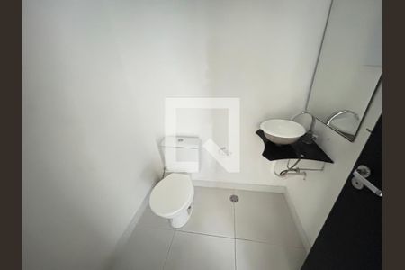 Casa à venda com 300m², 5 quartos e 3 vagas Casa à venda com 300m², 5 quartos e 3 vagasBanheiro 1