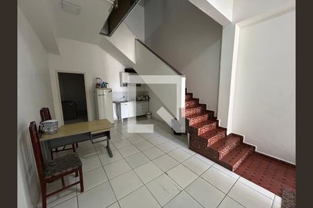 Casa à venda com 300m², 5 quartos e 3 vagas Casa à venda com 300m², 5 quartos e 3 vagasCozinha