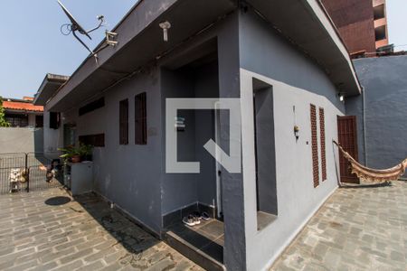 Casa à venda com 325m², 4 quartos e 2 vagas Casa à venda com 325m², 4 quartos e 2 vagasFachada